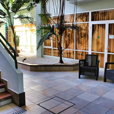 Altamira Sunset Адехе