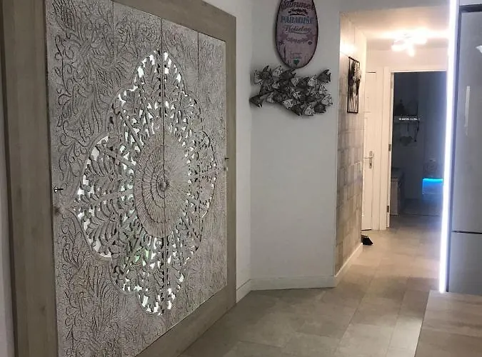 Altamira Sunset Апартаменти *