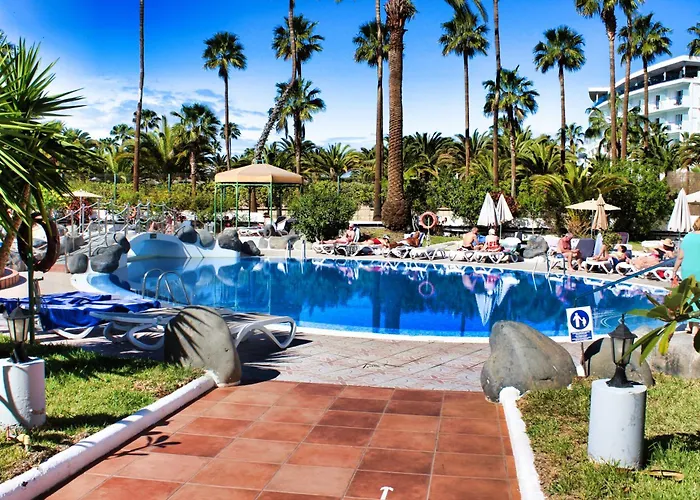 Altamira Sunset Апартаменти *